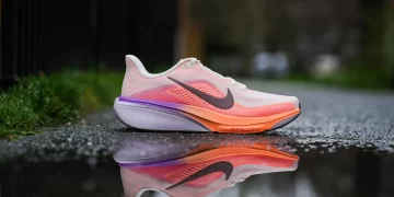 Đập Hộp Nike Pegasus 42: Bản Nâng Cấp Khiến Runner “Đứng Ngồi Không Yên”
